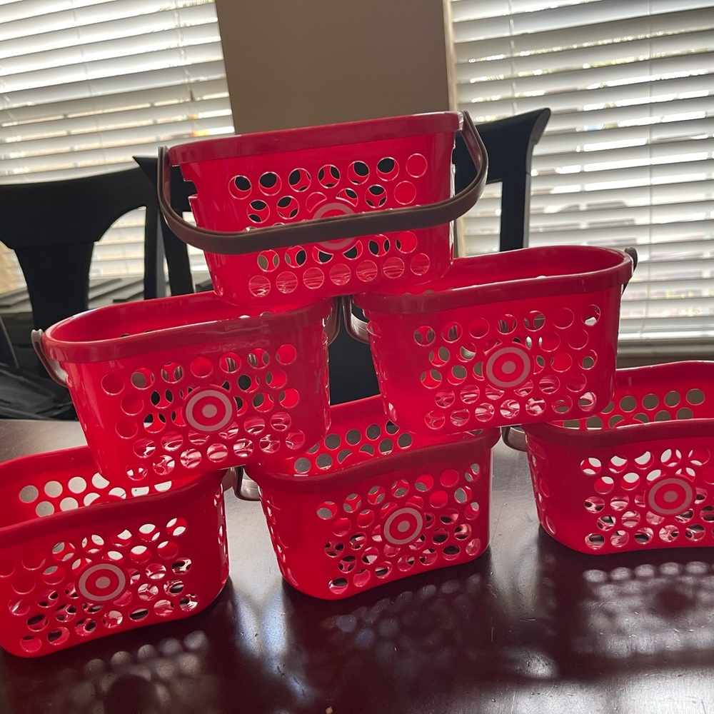 *VIRAL* 6 Target Red Mini Baskets
